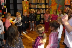 Przedszkolaki na urodzinach Puchatka w Niekursku (3)